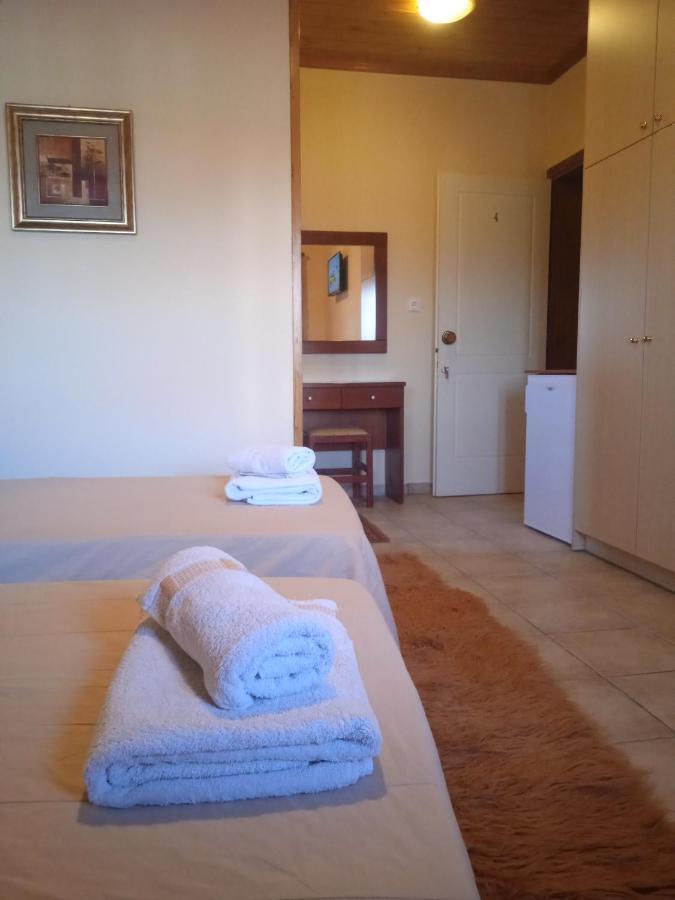 Thiamis Guesthouse Doliana ภายนอก รูปภาพ