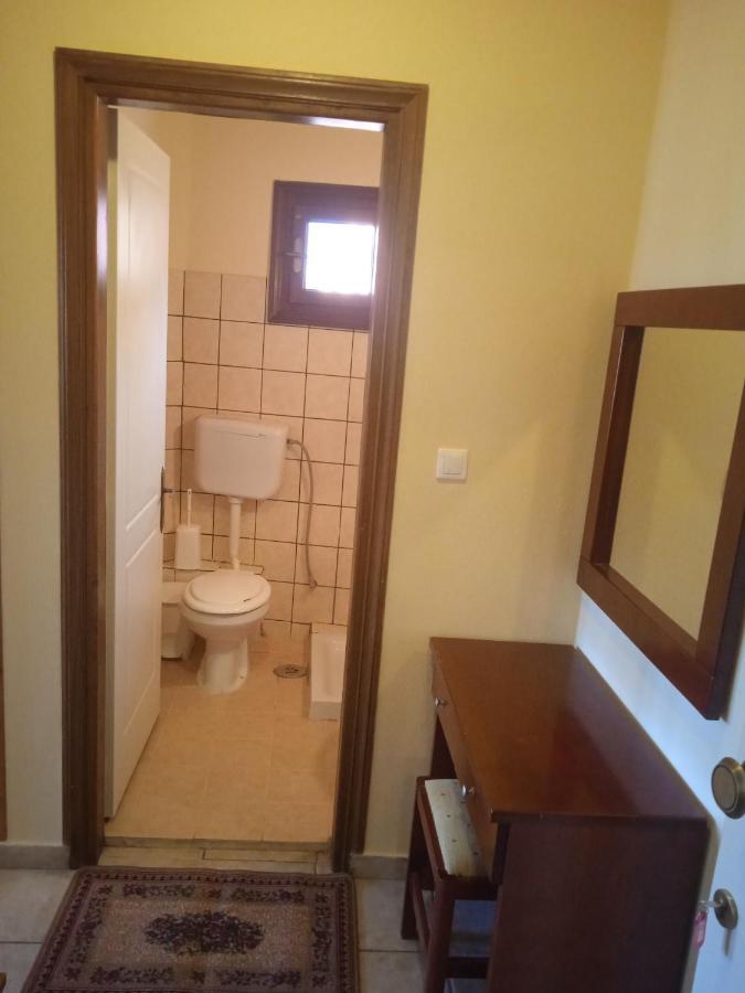 Thiamis Guesthouse Doliana ภายนอก รูปภาพ