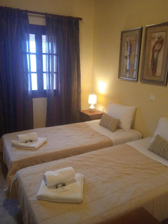 Thiamis Guesthouse Doliana ภายนอก รูปภาพ