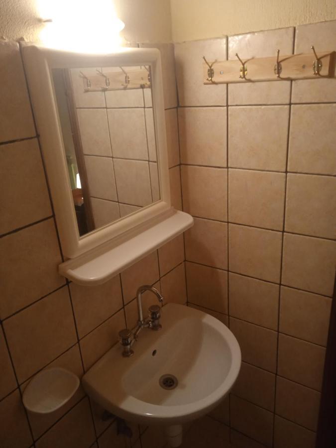 Thiamis Guesthouse Doliana ภายนอก รูปภาพ