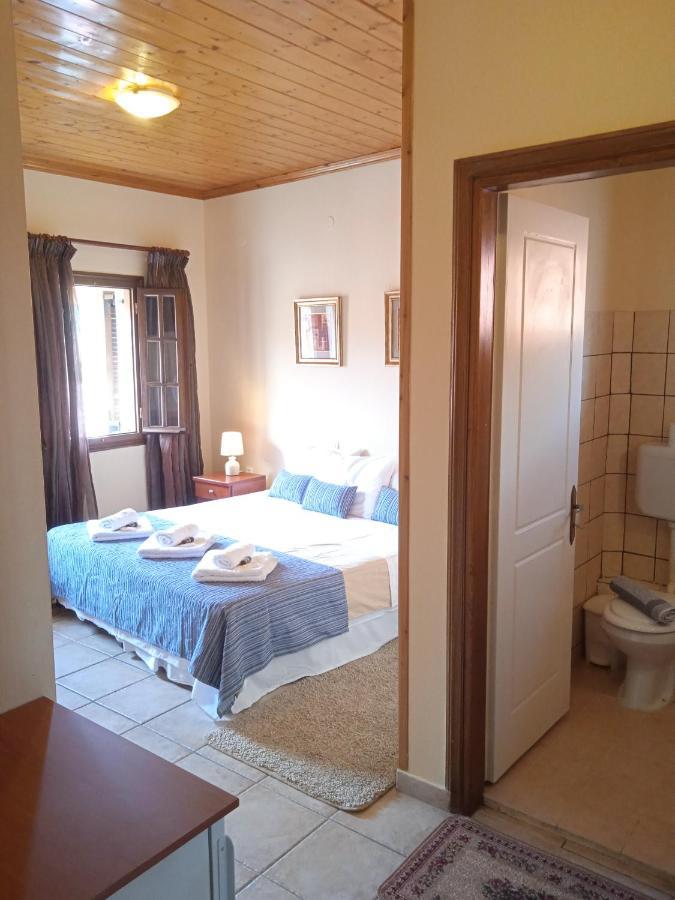 Thiamis Guesthouse Doliana ภายนอก รูปภาพ