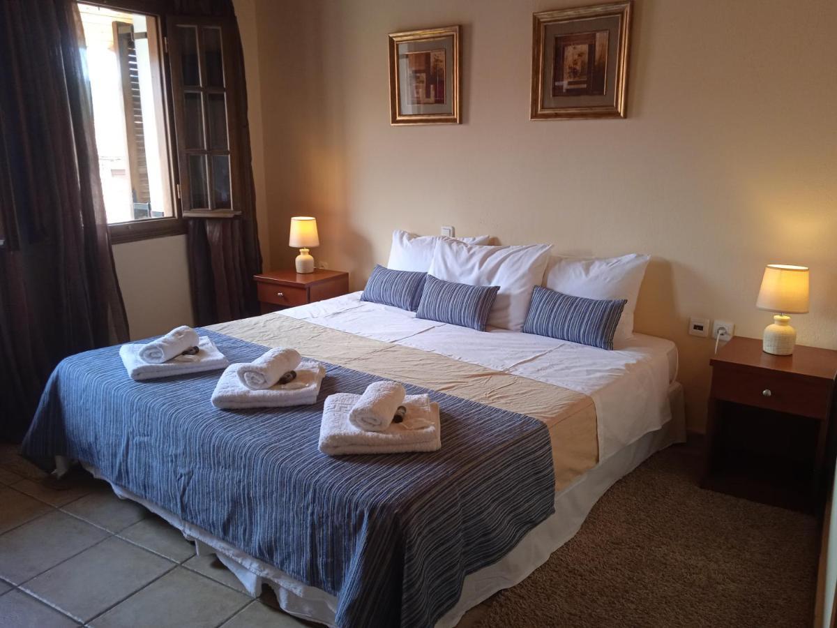 Thiamis Guesthouse Doliana ภายนอก รูปภาพ
