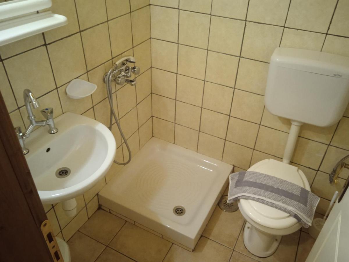 Thiamis Guesthouse Doliana ภายนอก รูปภาพ