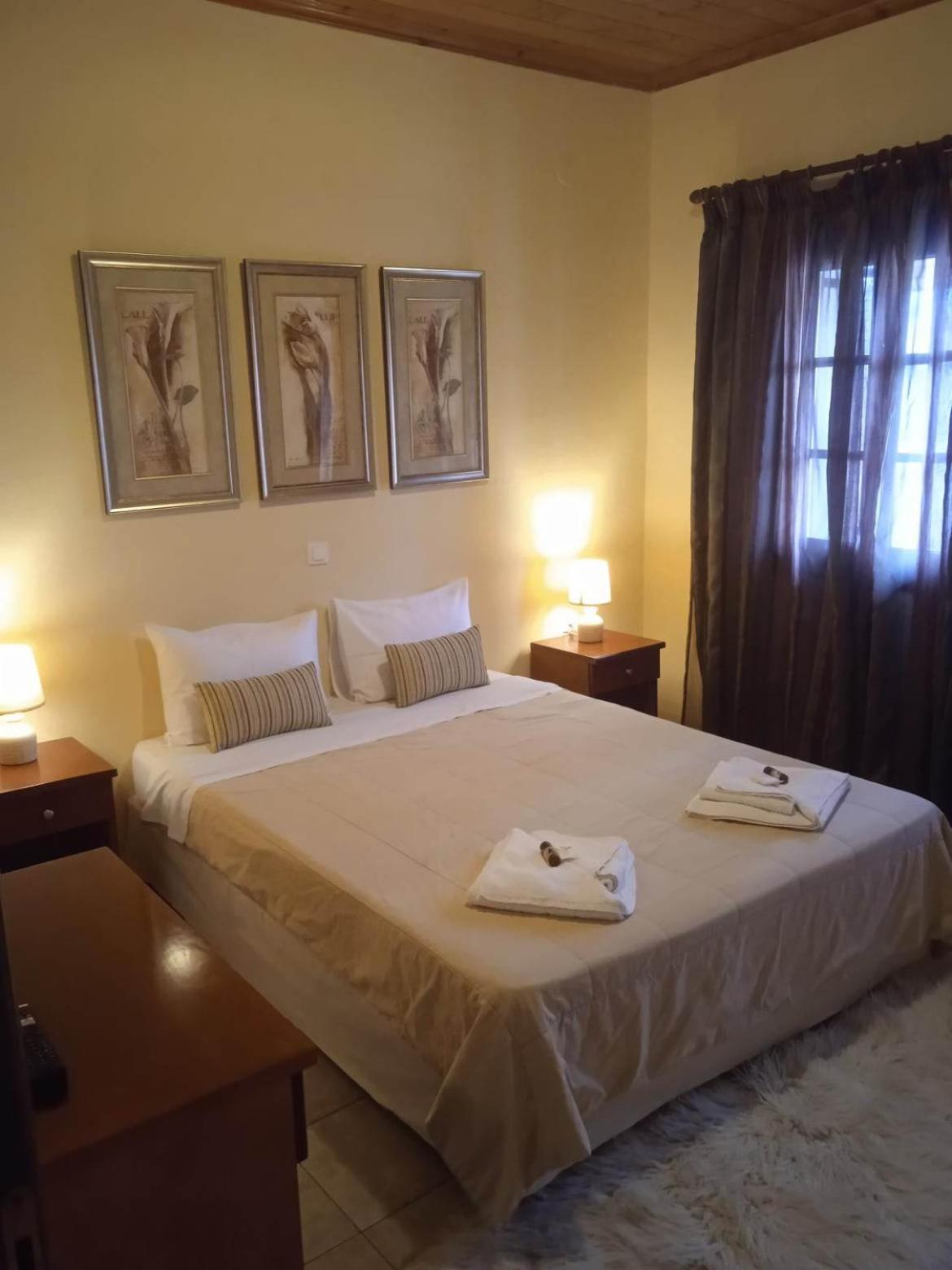Thiamis Guesthouse Doliana ภายนอก รูปภาพ