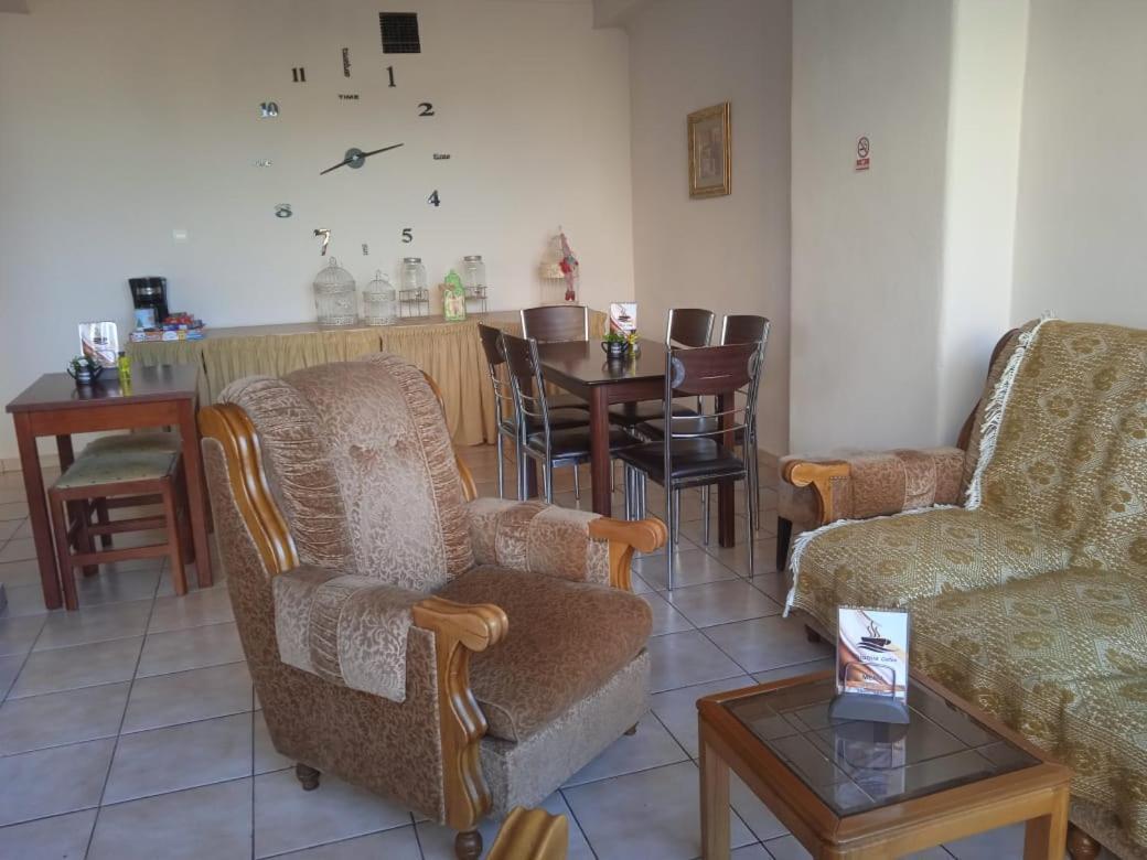 Thiamis Guesthouse Doliana ภายนอก รูปภาพ